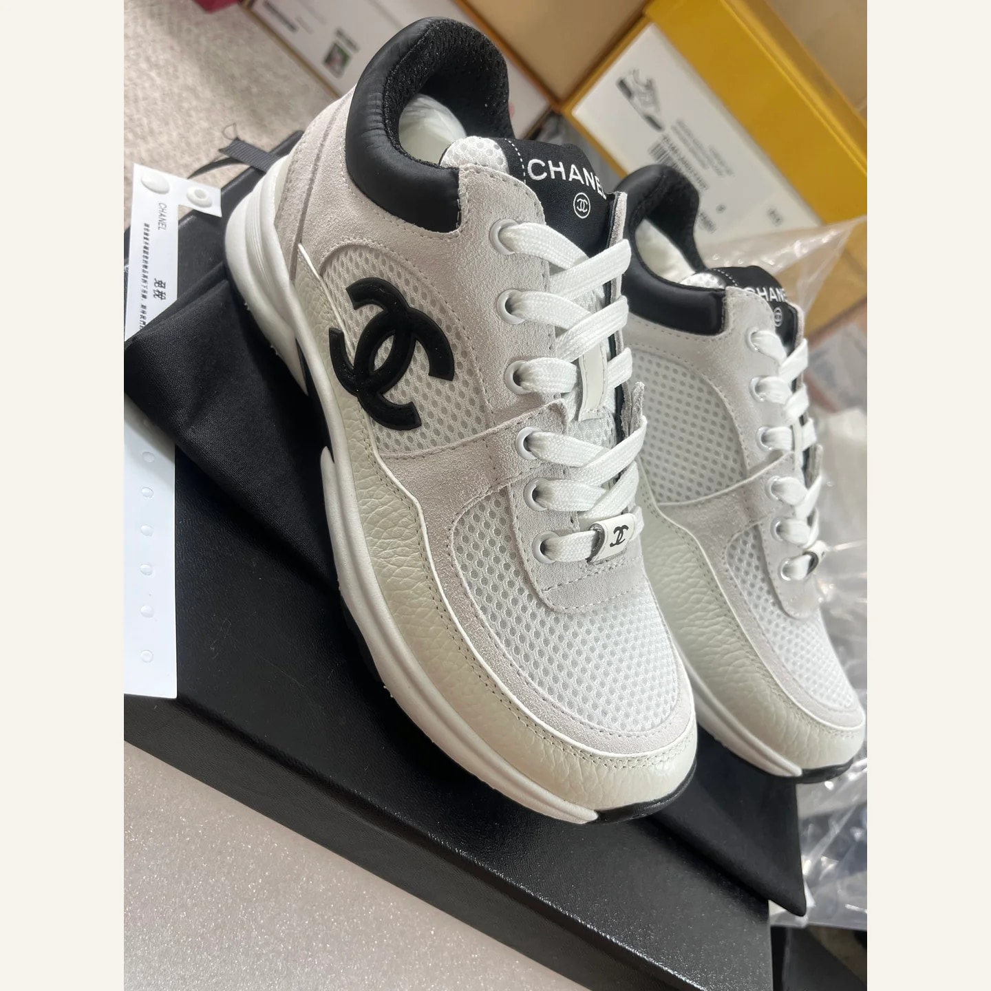 CHANEL CC Low-top Sneaker