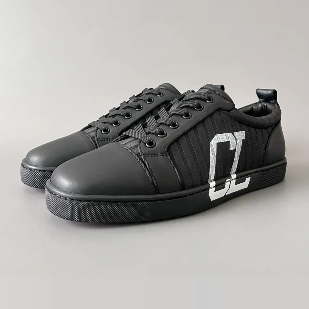 Christian Louboutin Louis Junior Spikes