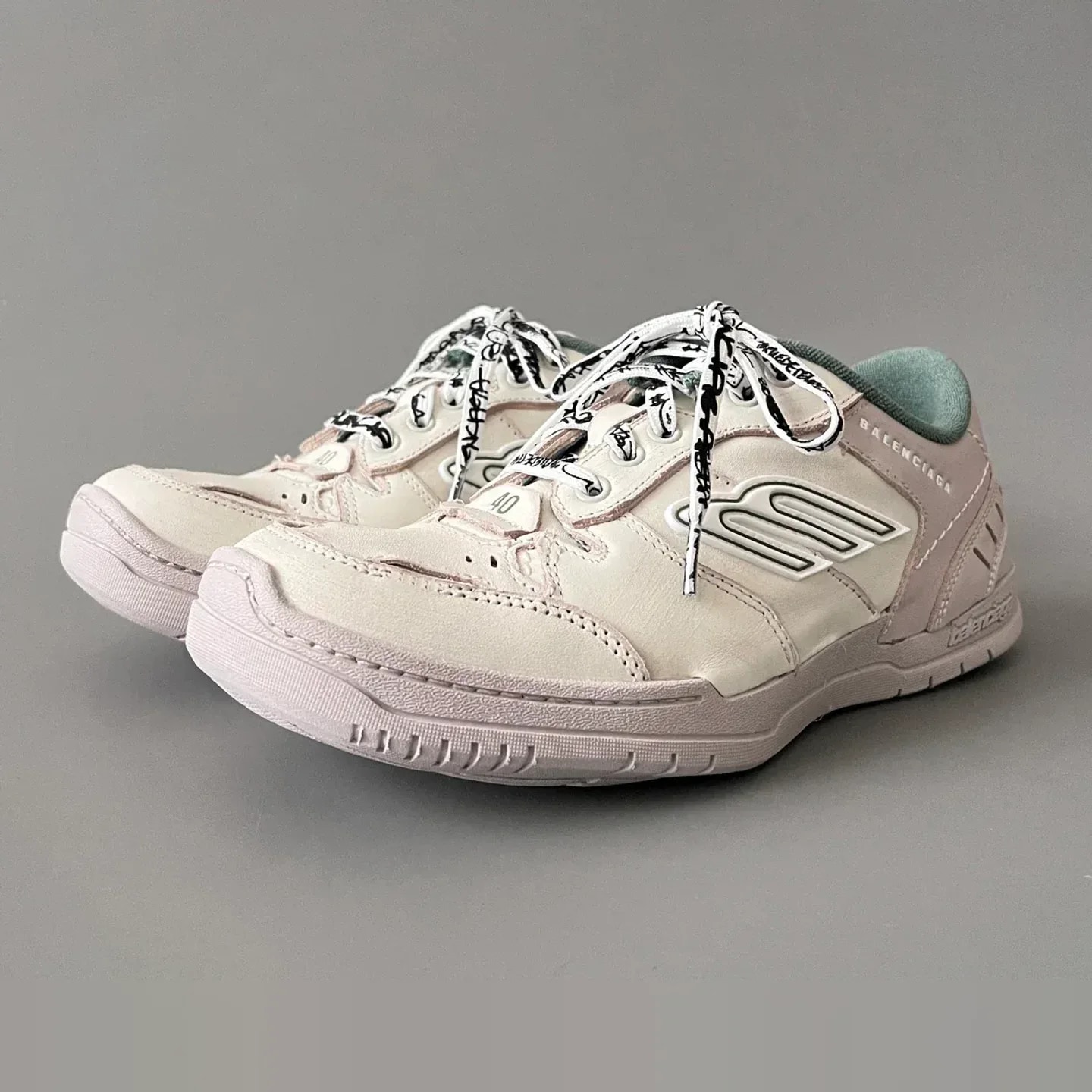 Balenciaga Hamptons Worn-Out Sneaker