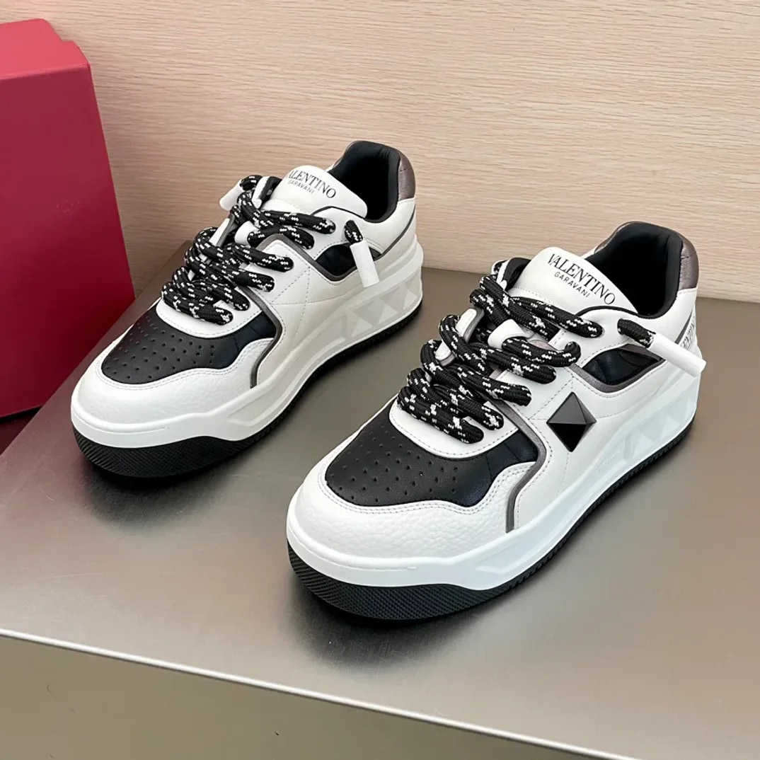 Valentino Garavani One Stud XL Sneaker
