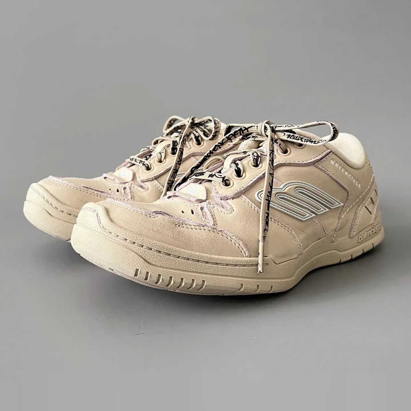Balenciaga Hamptons Worn-Out Sneaker