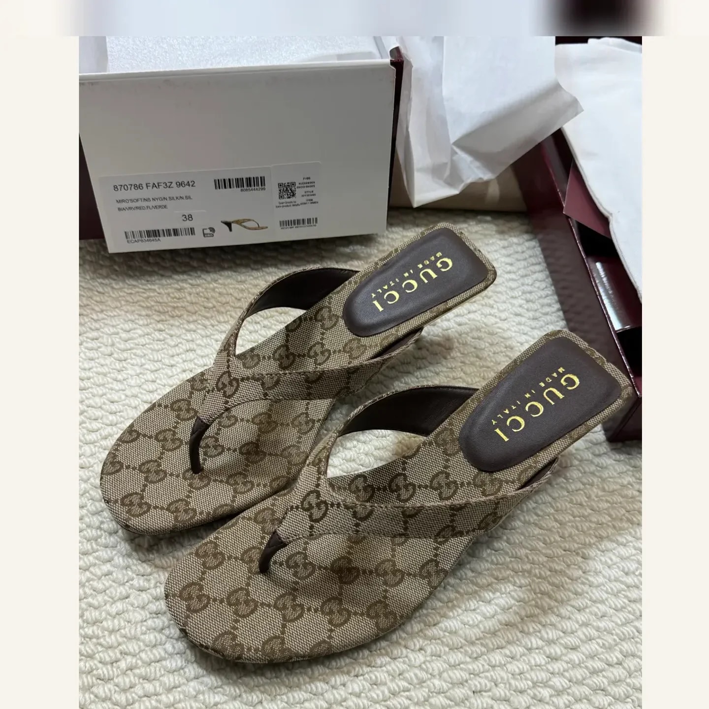 Gucci GG Supreme Thong Sandal