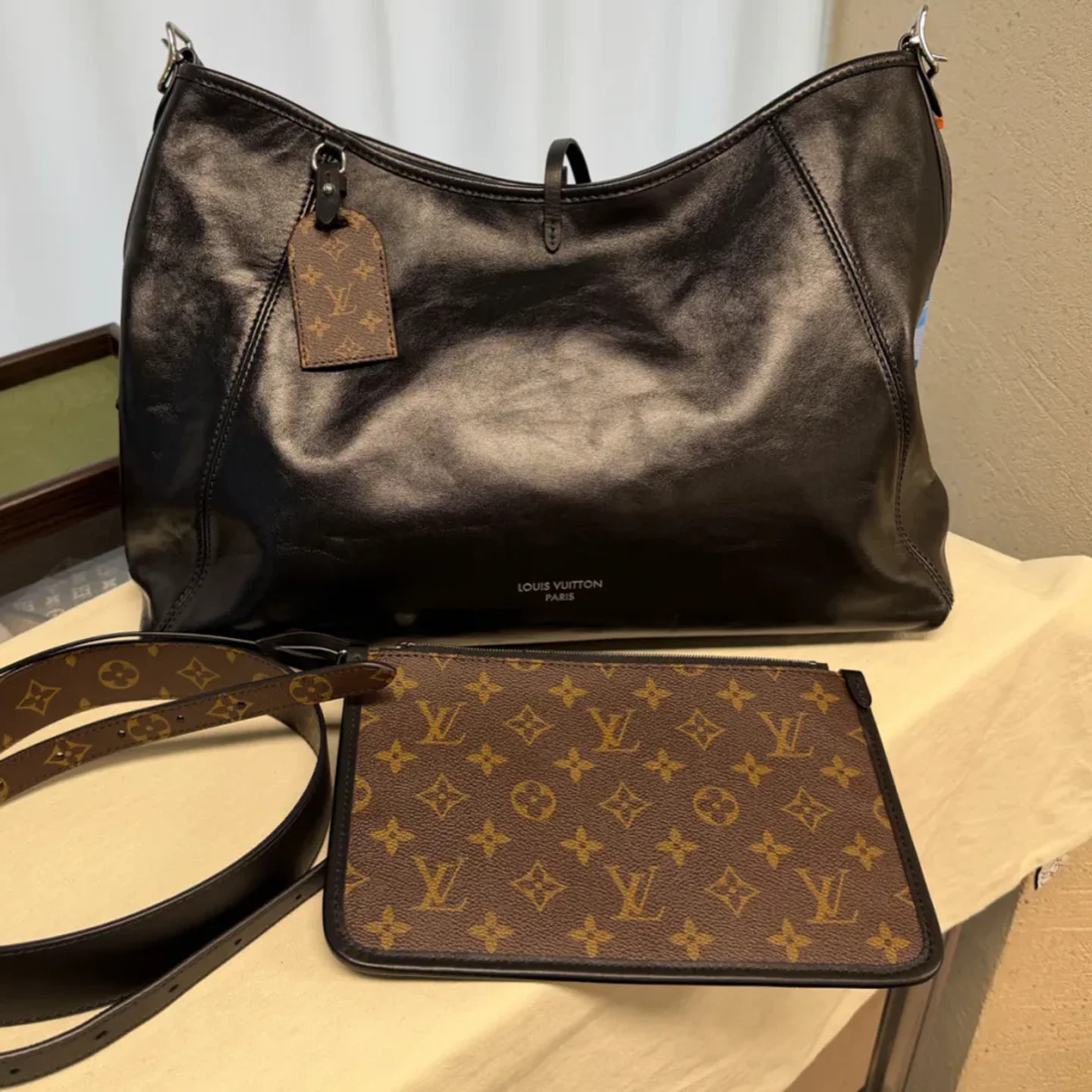 Louis Vuitton CarryAll Vibe MM