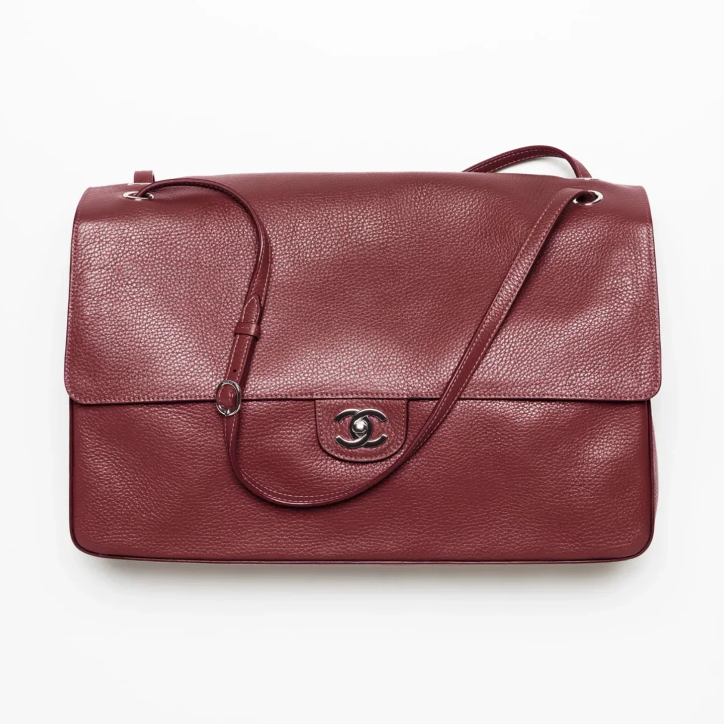 CHANEL Maxi Flap Bag