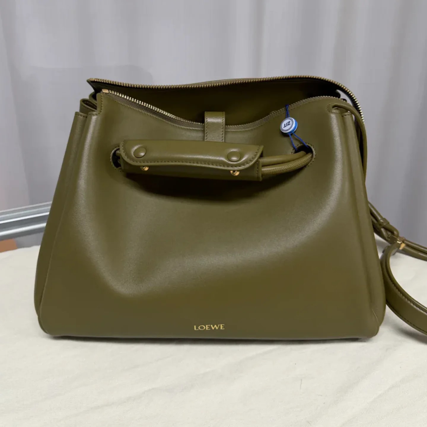 LOEWE Medium Madrid