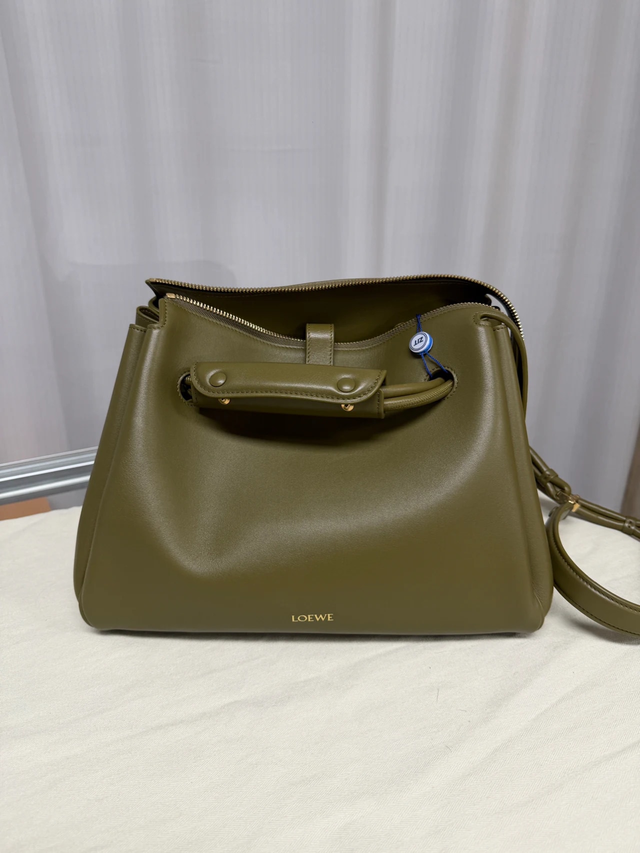 LOEWE Medium Madrid
