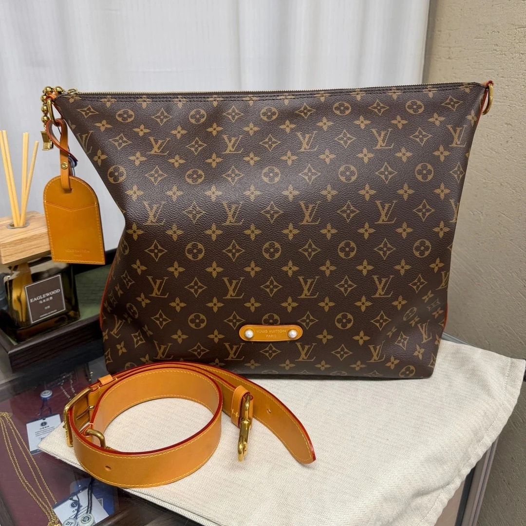 Louis Vuitton Vagabond Hobo PM