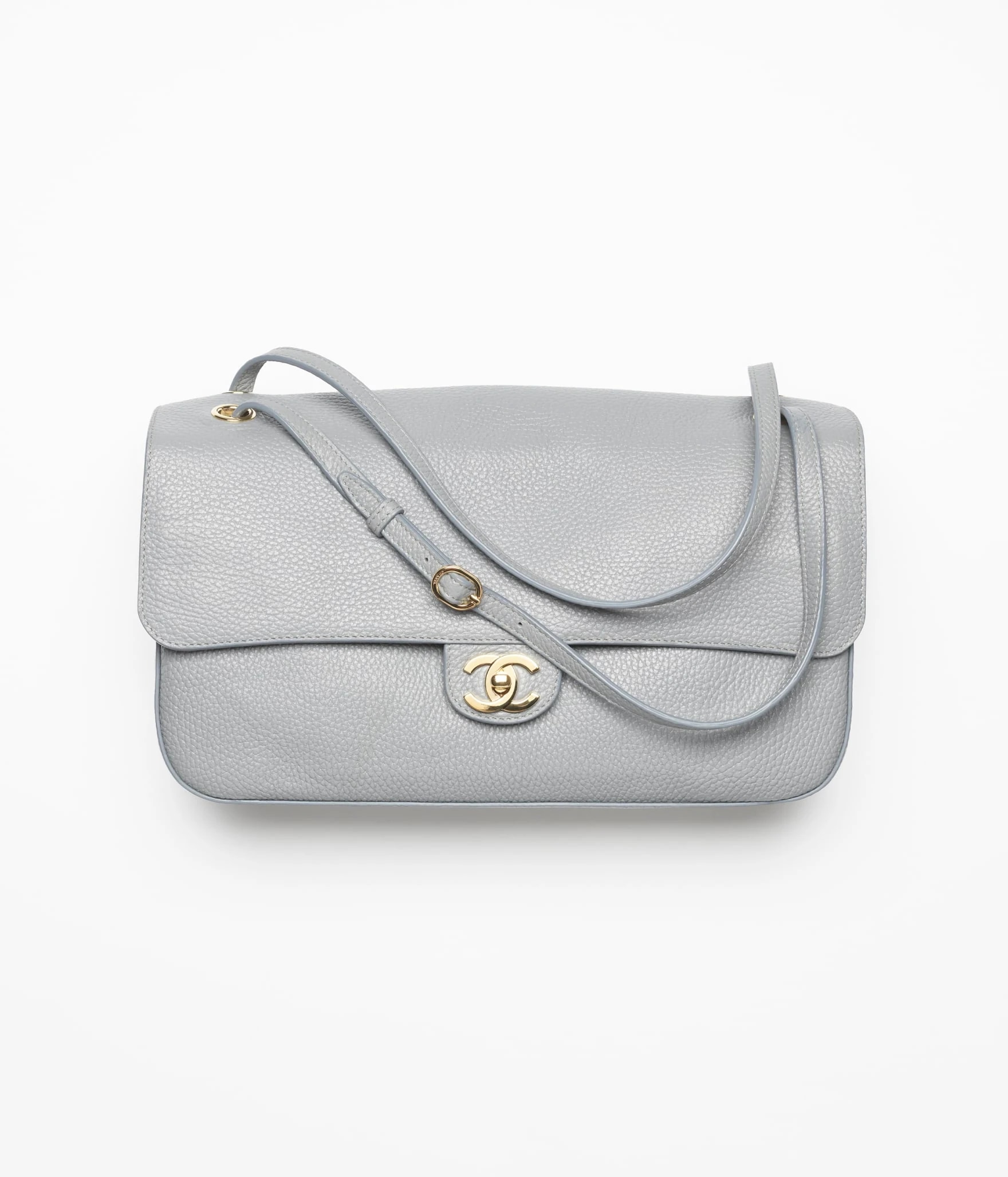 CHANEL Maxi Flap Bag