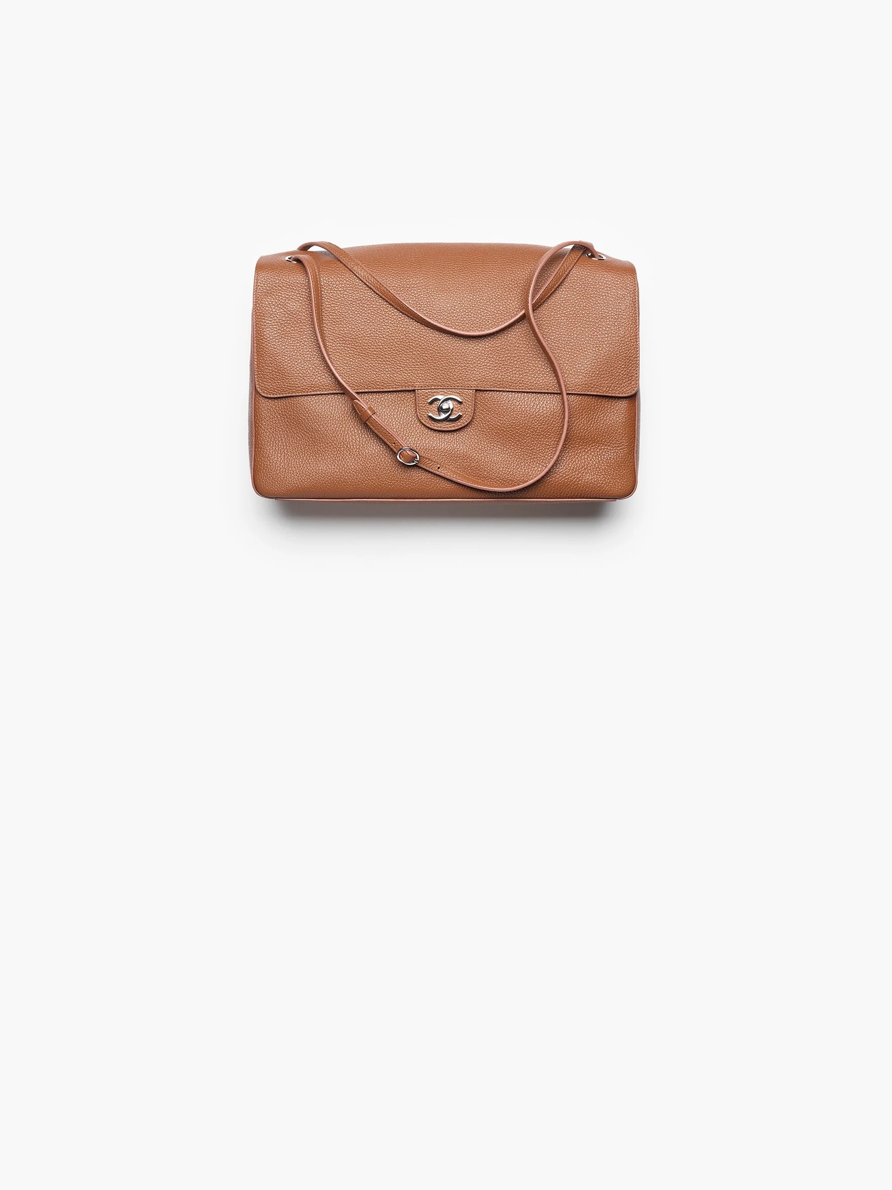 CHANEL Maxi Flap Bag