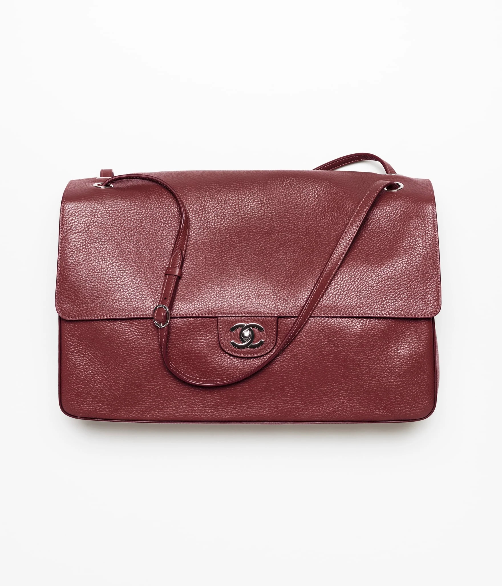 CHANEL Maxi Flap Bag