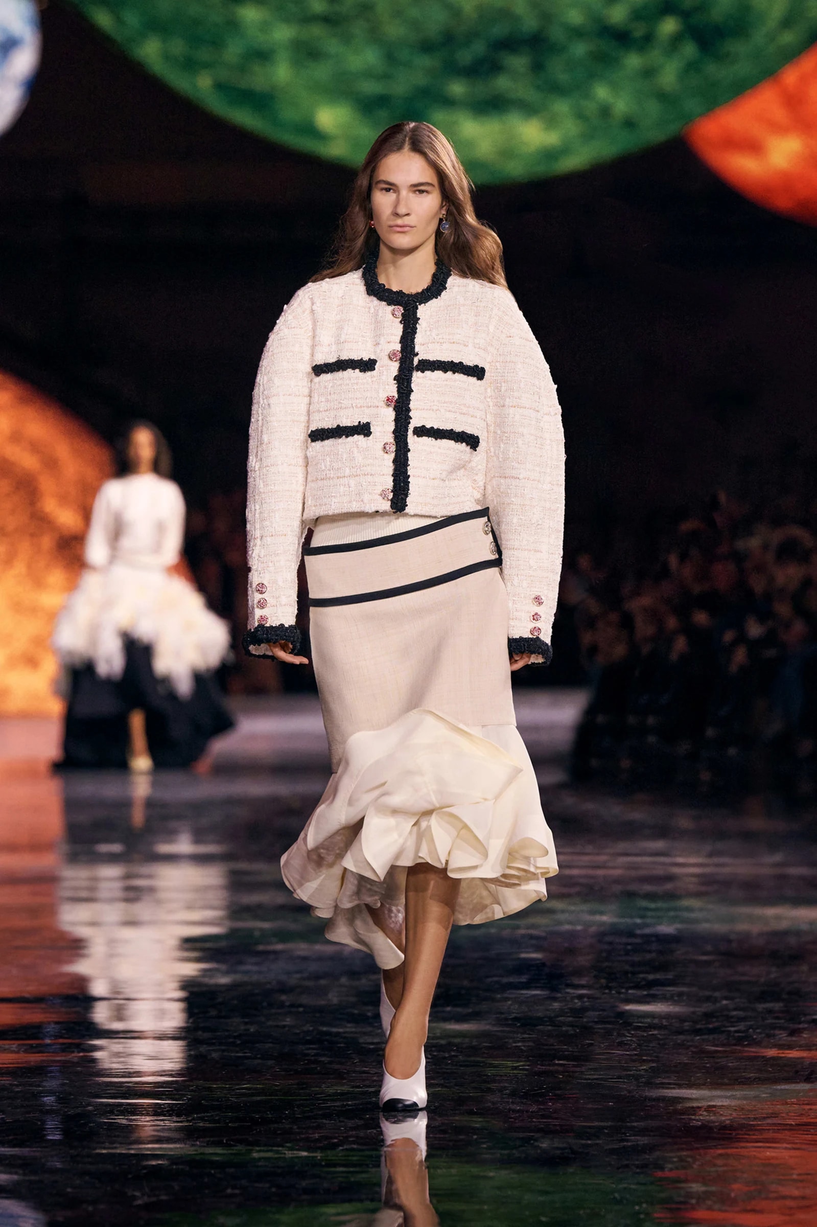 CHANEL 2026 春夏黑色斜紋軟呢外套