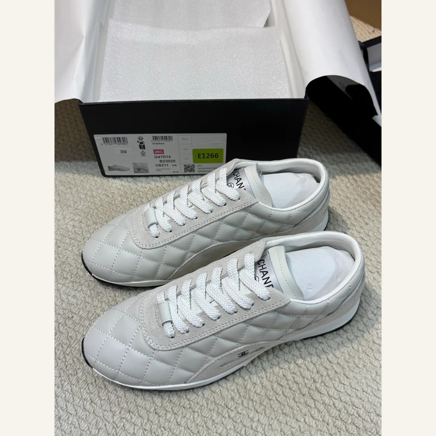 CHANEL CC Low-top Sneaker