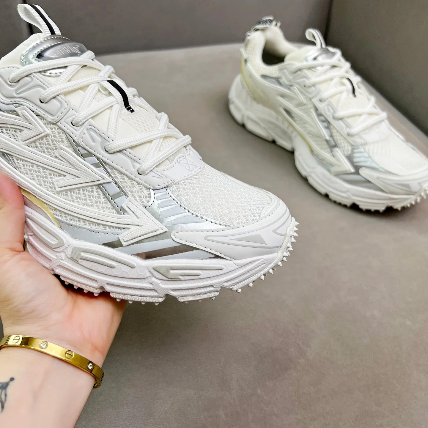 Off-White Right Arrow Sneaker