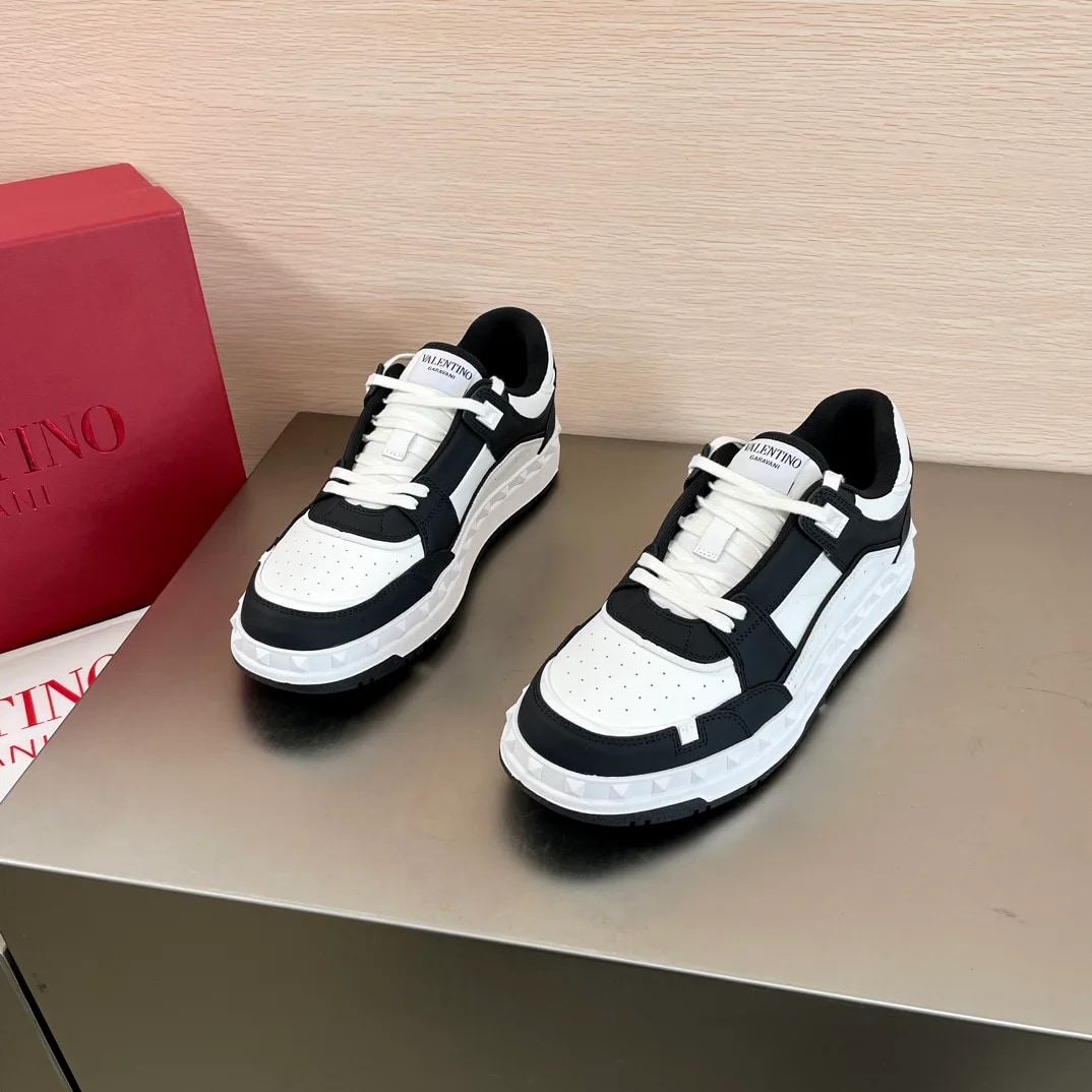 Valentino Garavani Freedots Sneaker