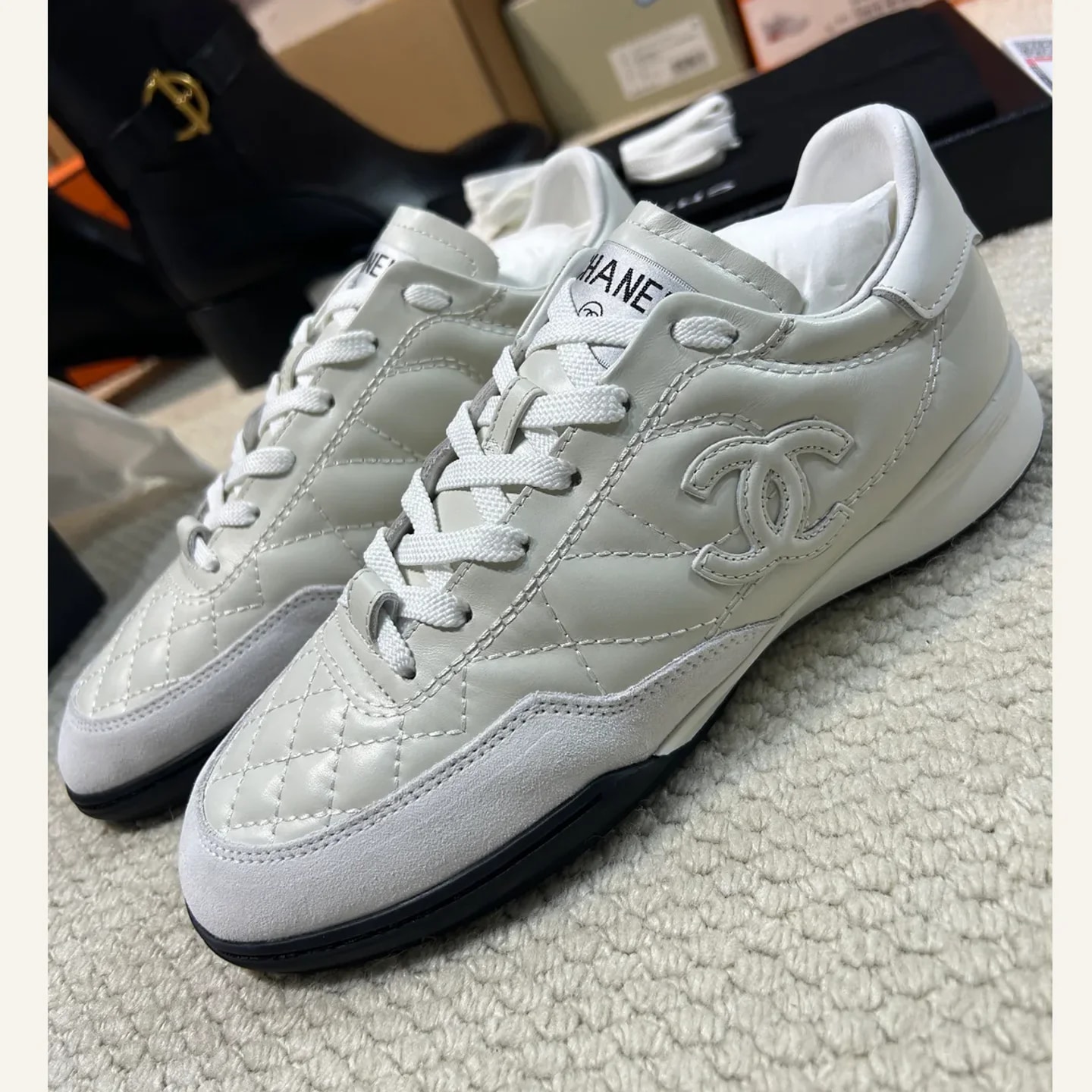 CHANEL CC Low-top Sneaker