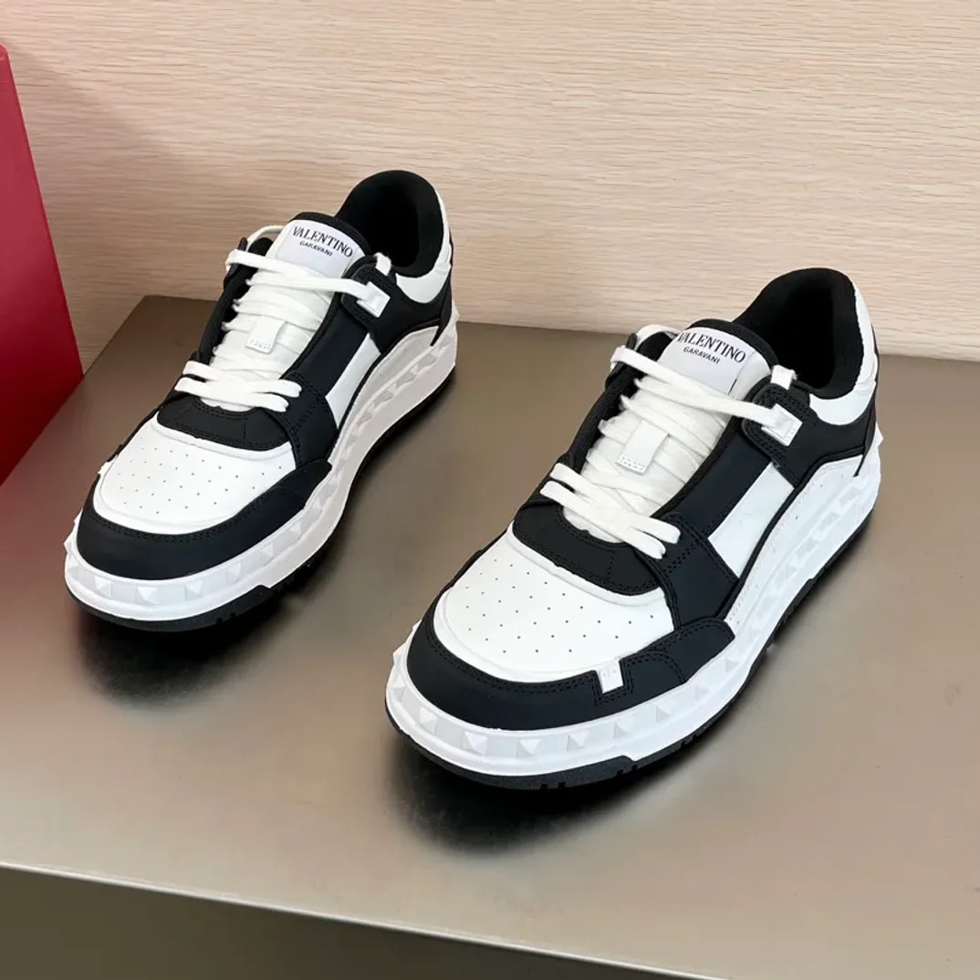 Valentino Garavani Freedots Sneaker