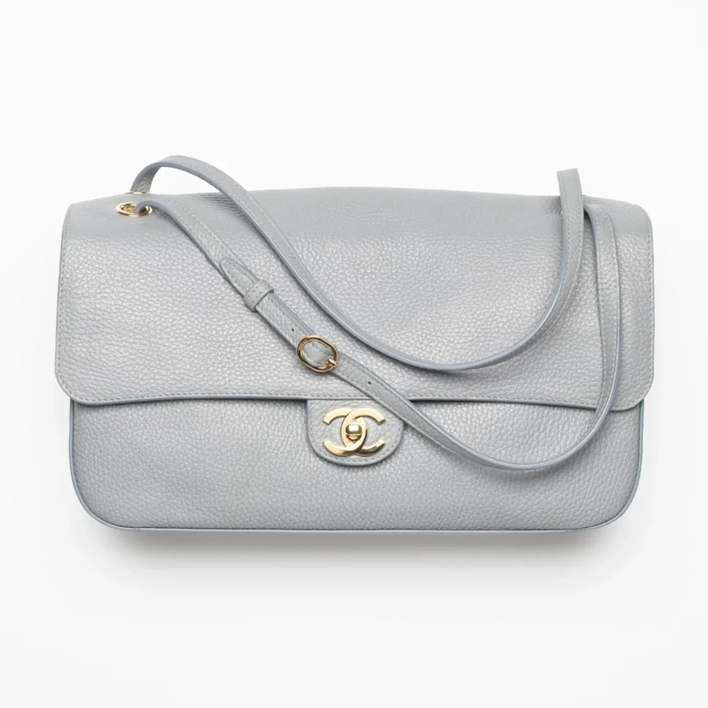 CHANEL Maxi Flap Bag