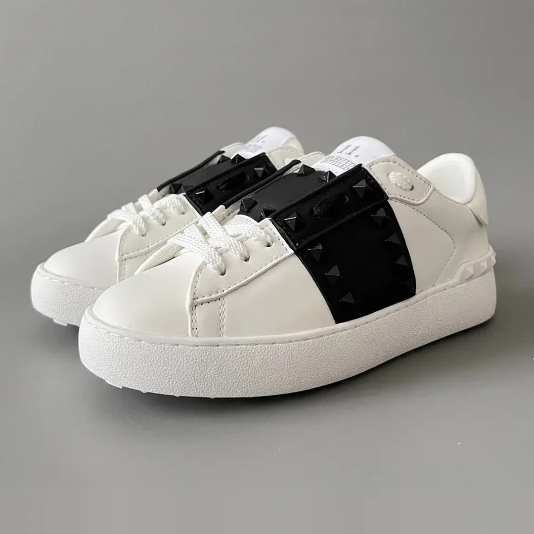 Valentino Garavani Rockstud Untitled Sneaker