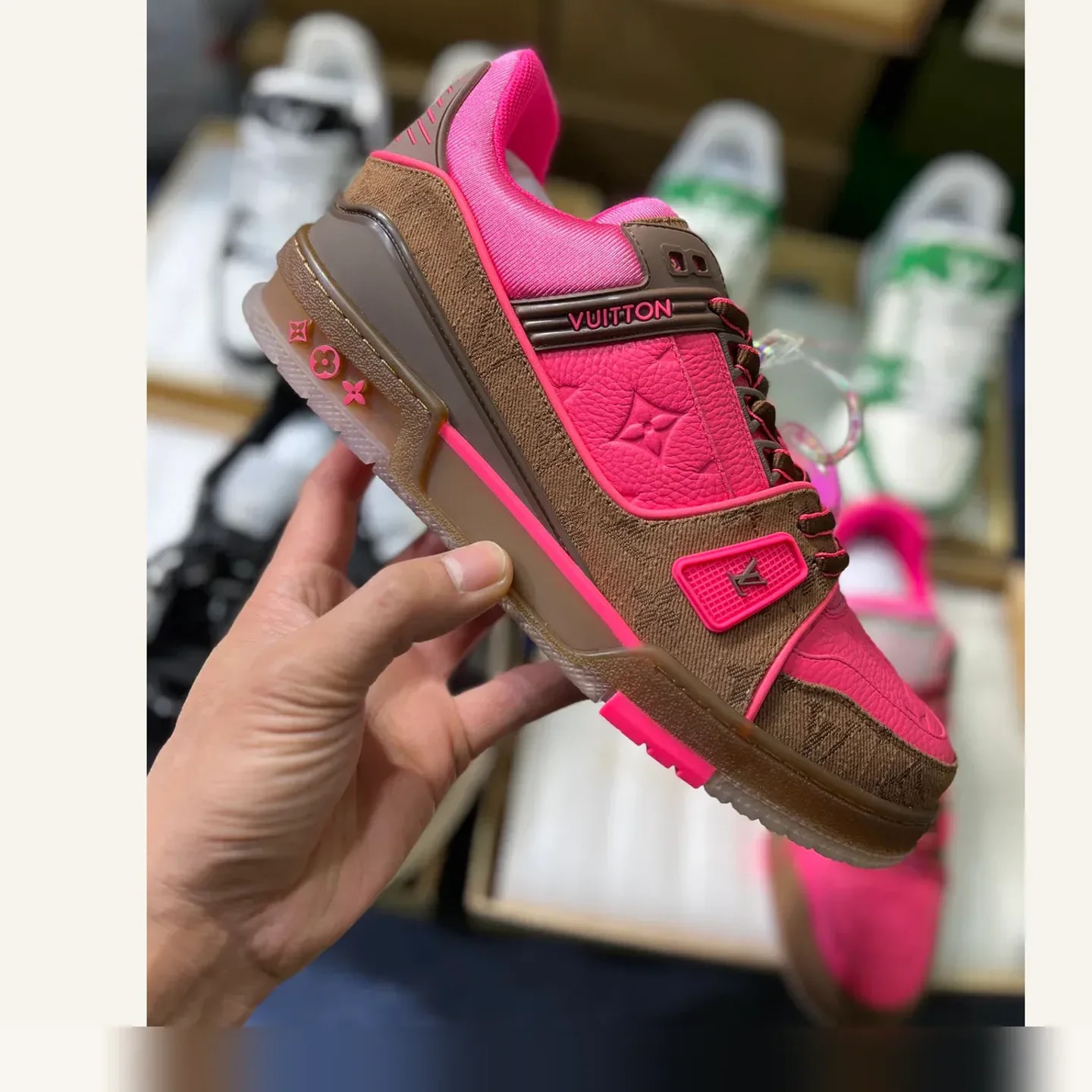 Valentino Garavani VLogo Low-top Sneaker
