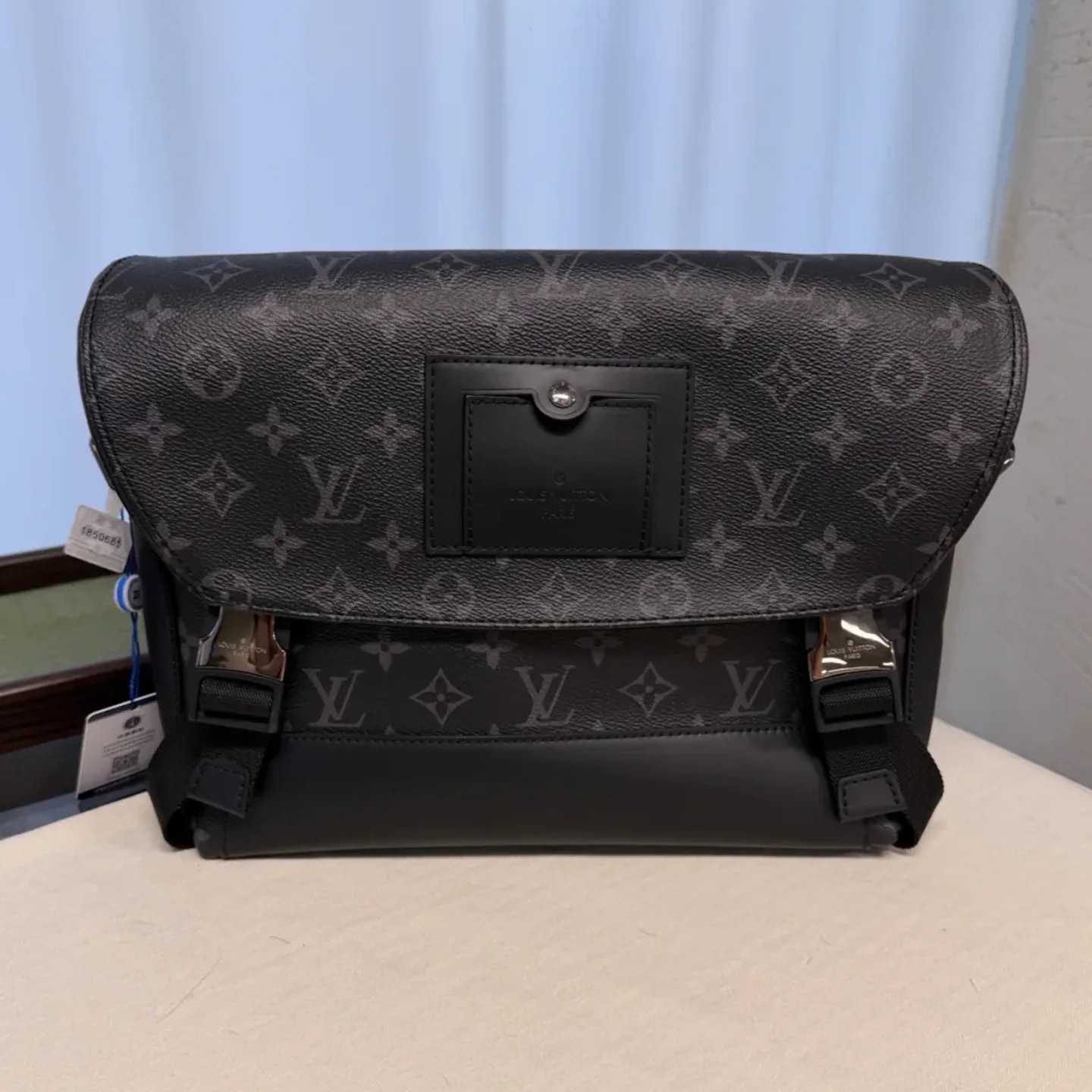 Louis Vuitton Messenger Voyager PM